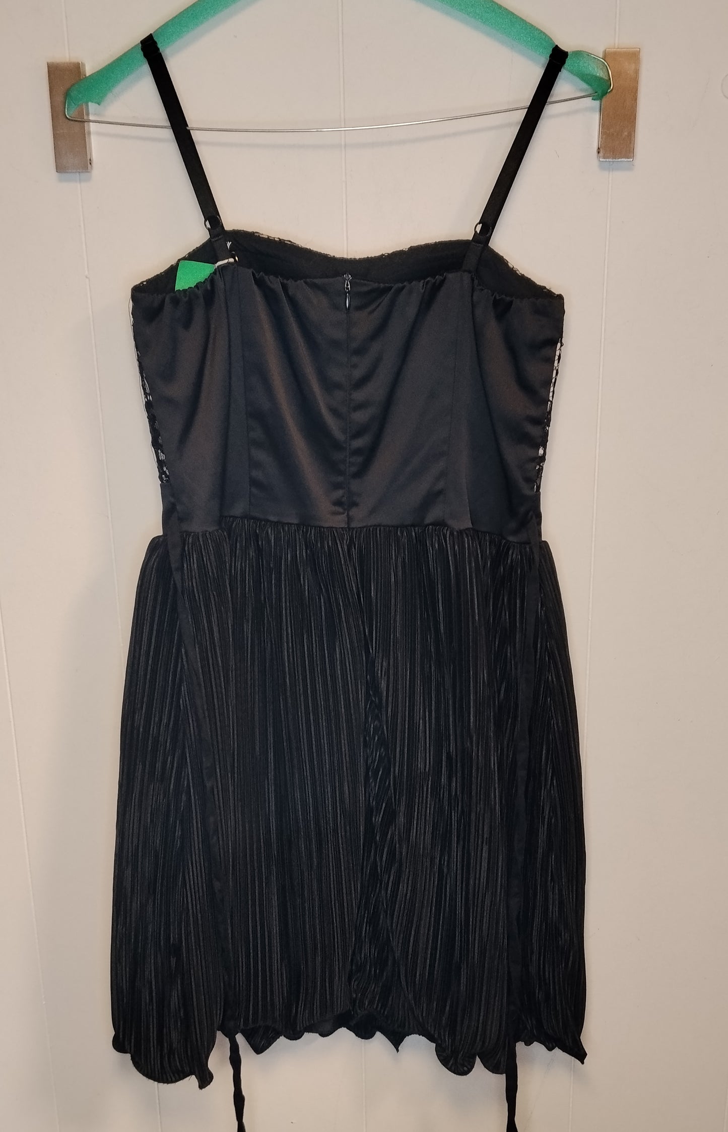 Abito Elegante Rinascimento Nero Pizzo e Plissé Donna Taglia S