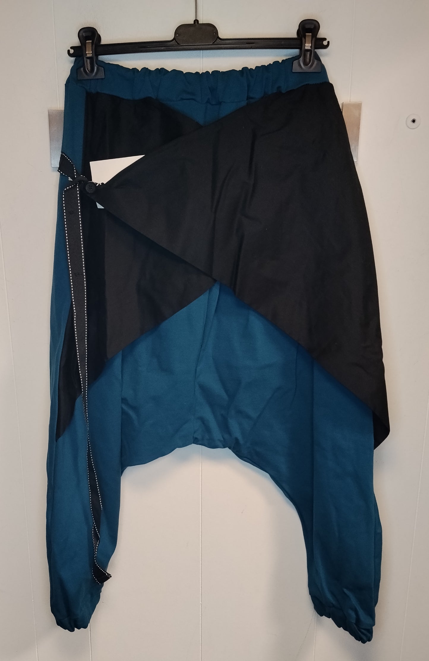 Pantaloni Harem Donna Blu e Neri Taglia 40 Stile Asimmetrico
