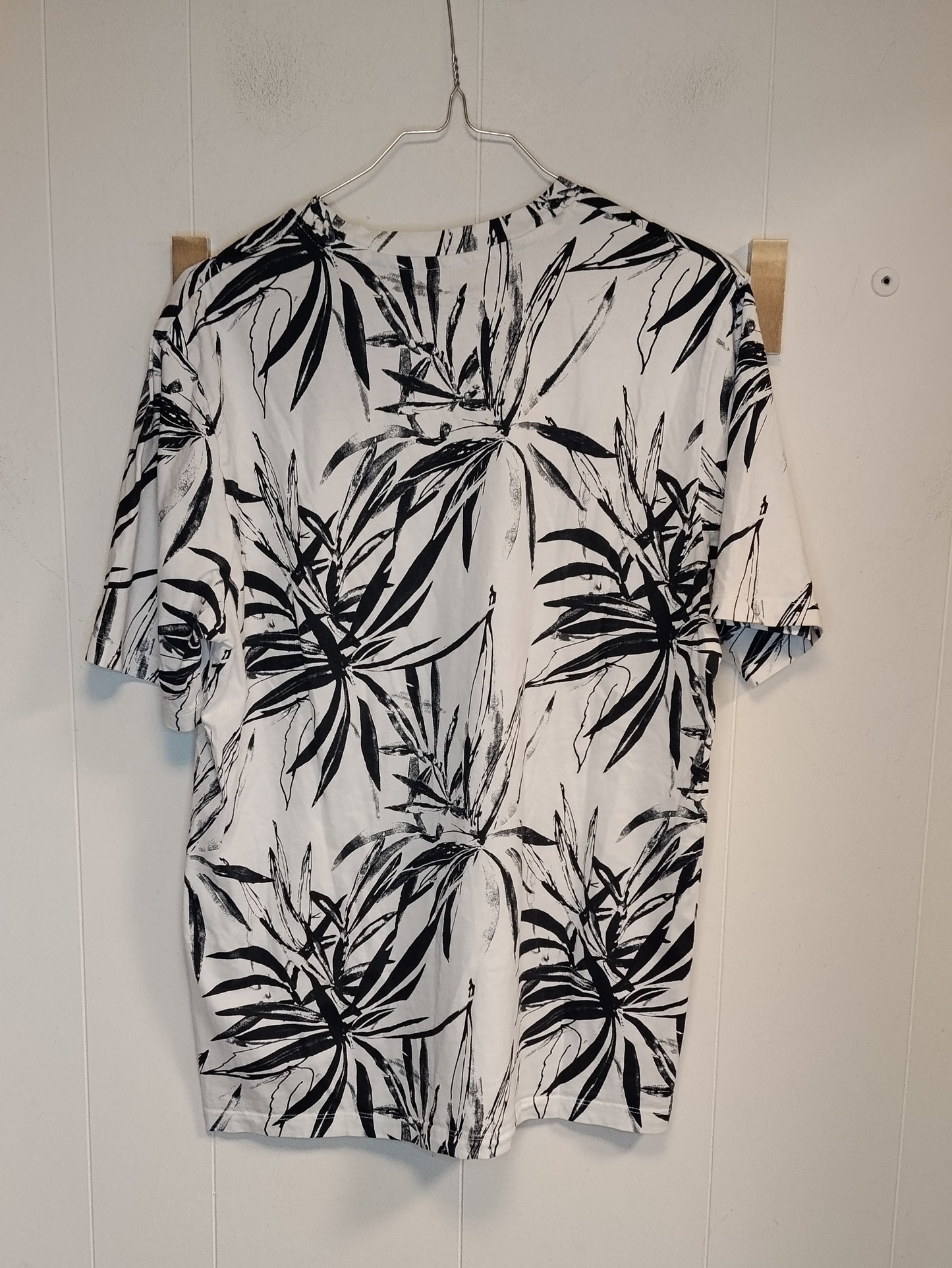 T-Shirt Uomo Jack & Jones Bianca Fantasia Tropicale Nera Taglia L
