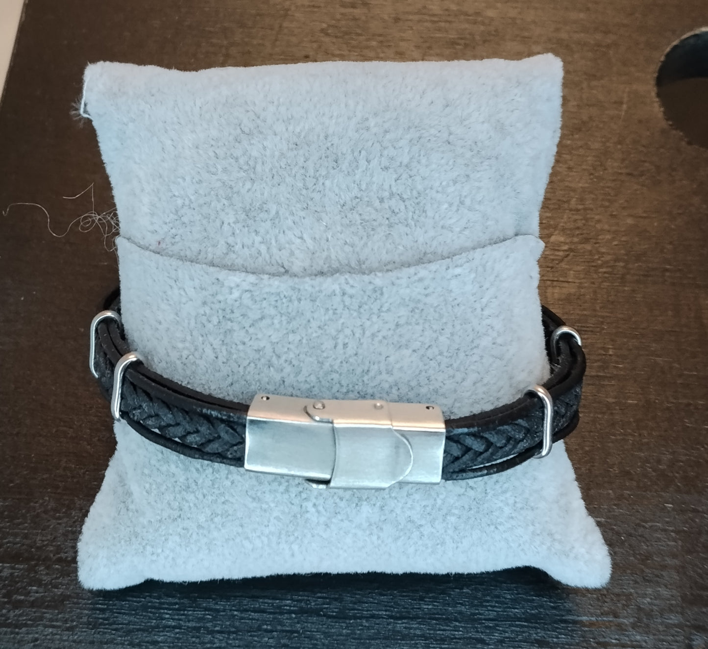 Bracciale Uomo Pelle Intrecciata Nera con Piastra Acciaio Lunghezza 23 cm