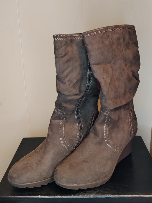 Stivali Donna Graceland Marroni Effetto Scamosciato con Zeppa – Taglia 39 Comodi e Caldi