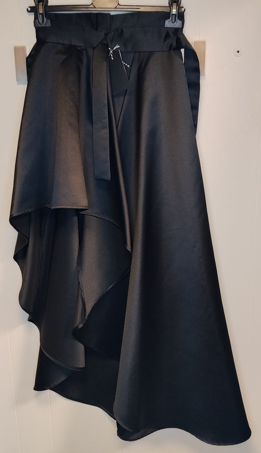 Gonna Donna Imperial Nera Asimmetrica Taglia S – Elegante con Volant e Cintura