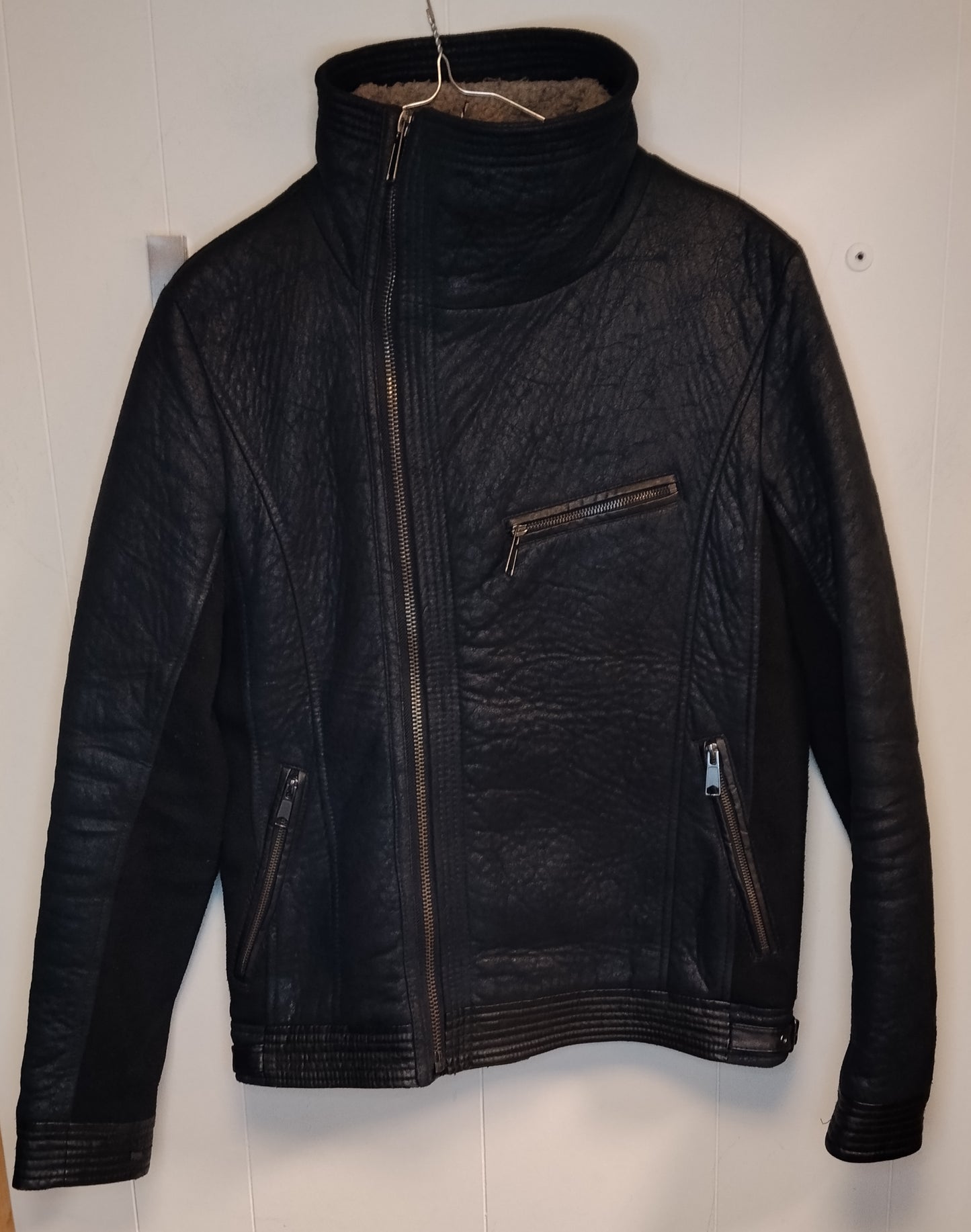 Giacca uomo Benetton nera effetto pelle taglia 48 zip collo alto