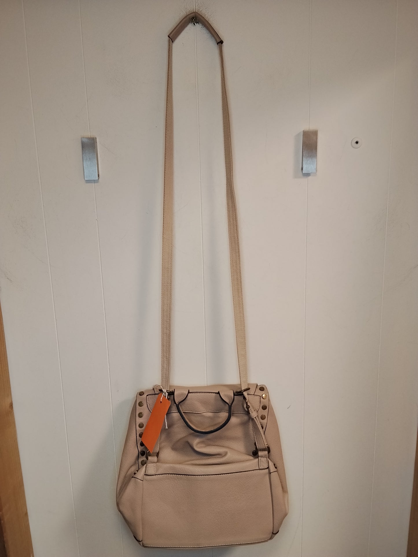 Borsa Zaino Donna Beige Convertibile Tracolla con Borchie Casual