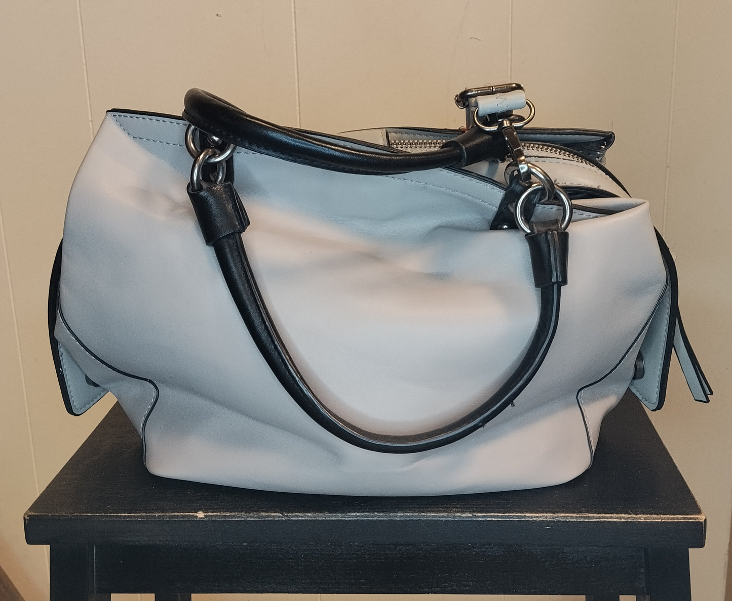 Borsa Donna Azzurra Traforata con Tracolla Stile Casual Chic