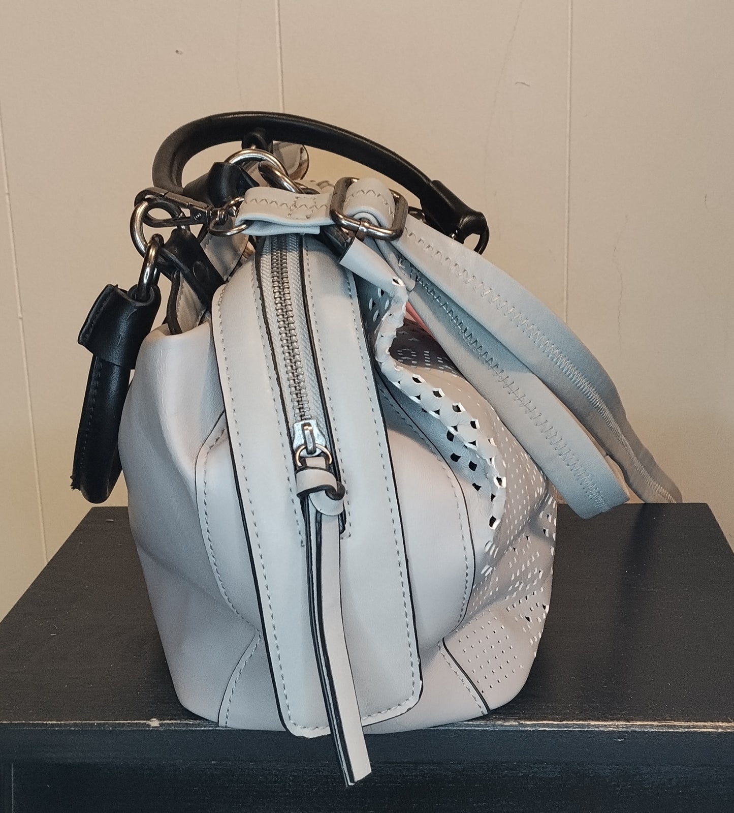 Borsa Donna Azzurra Traforata con Tracolla Stile Casual Chic