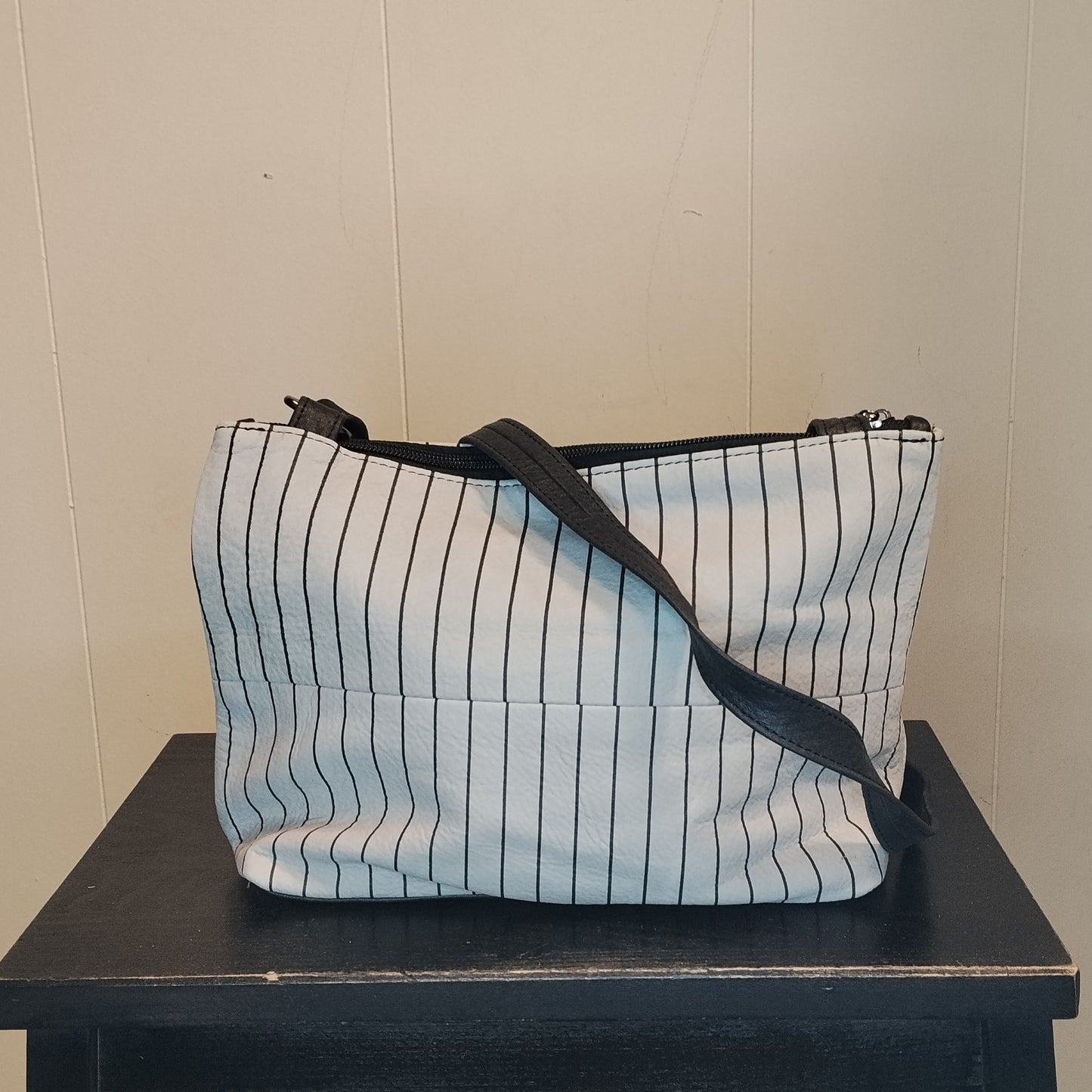 Borsa Donna Bianco Nero Righe con Tracolla e Manici Doppi