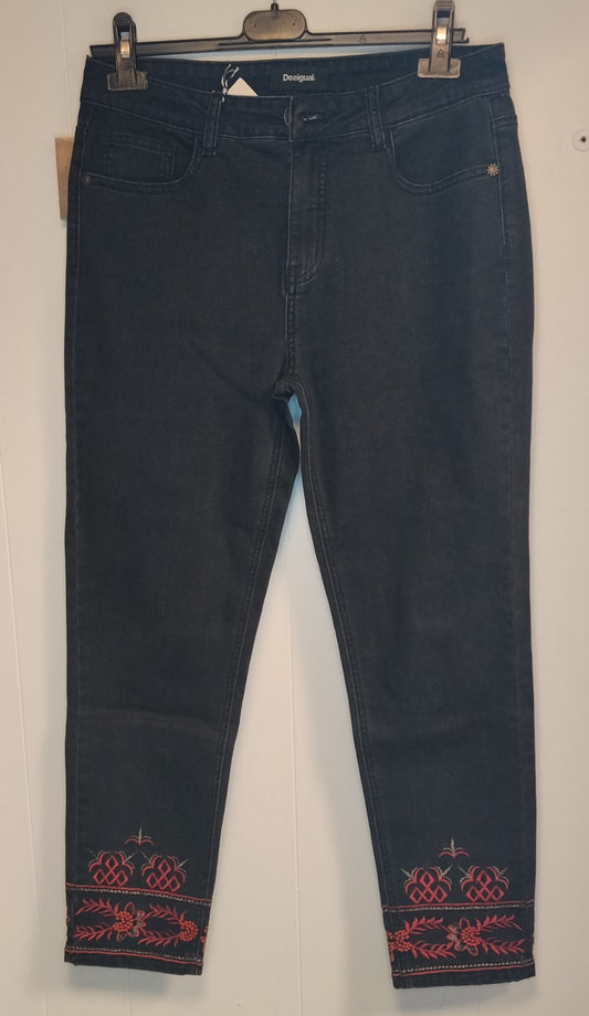 Jeans Desigual donna taglia 46 neri con ricami floreali sul fondo
