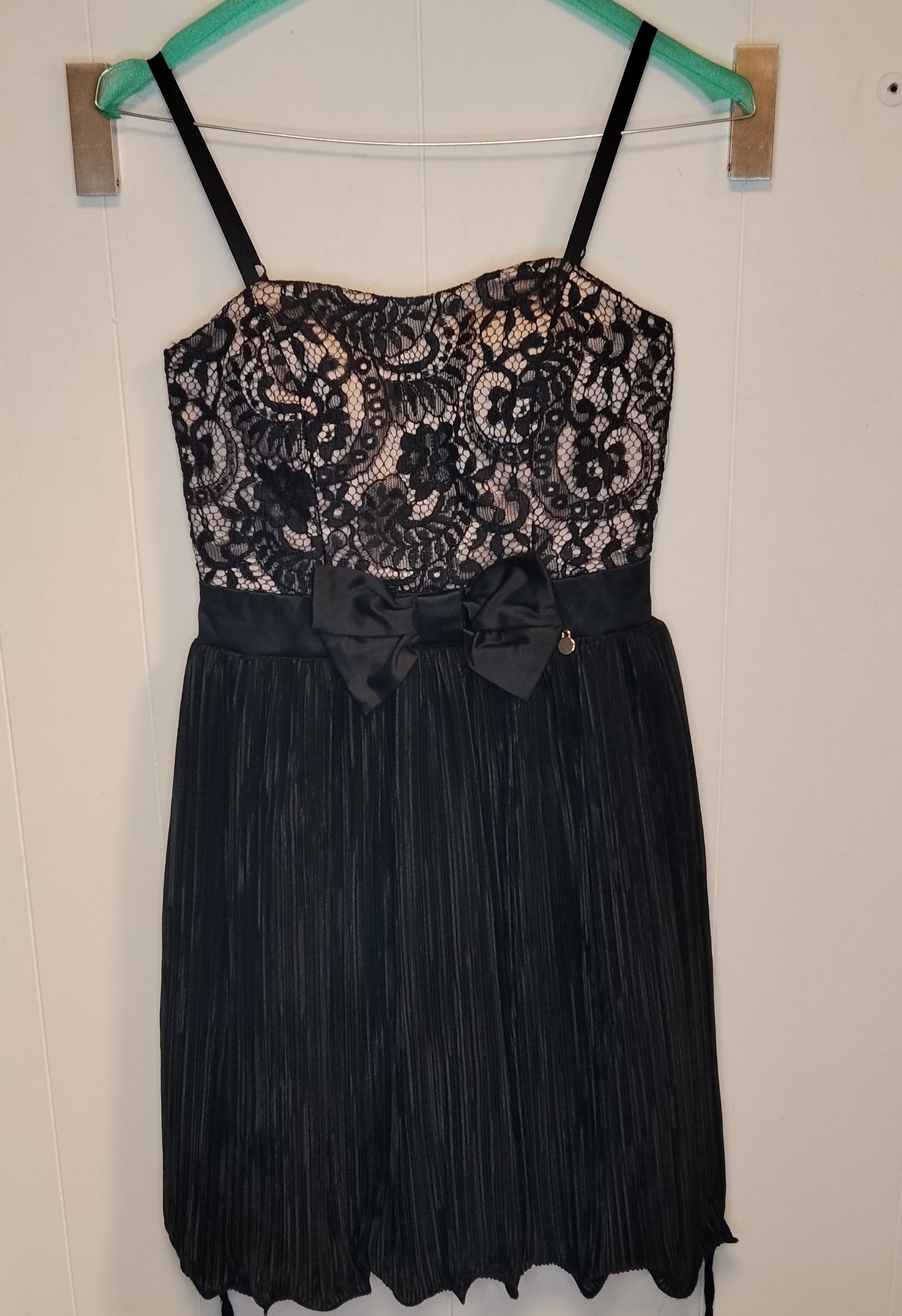 Abito Elegante Rinascimento Nero Pizzo e Plissé Donna Taglia S
