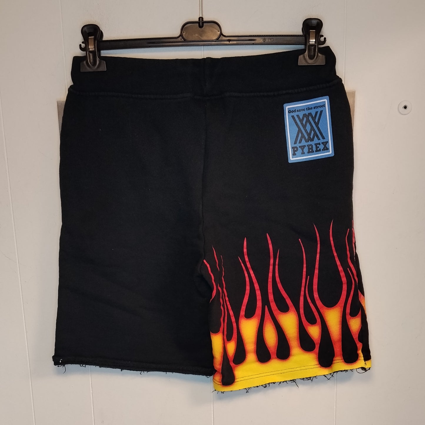 Bermuda Uomo Pyrex Nero con Fiamme e Smile Stampa Streetwear Taglia S