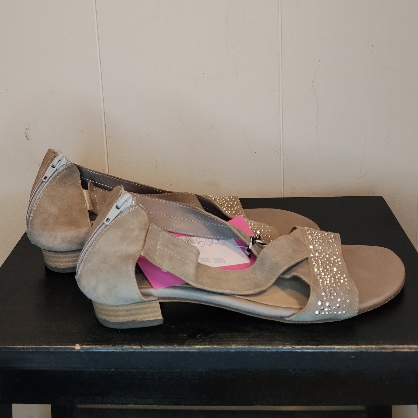 Sandali Donna Le Gatte Beige con Strass e Tacco Basso Taglia 38