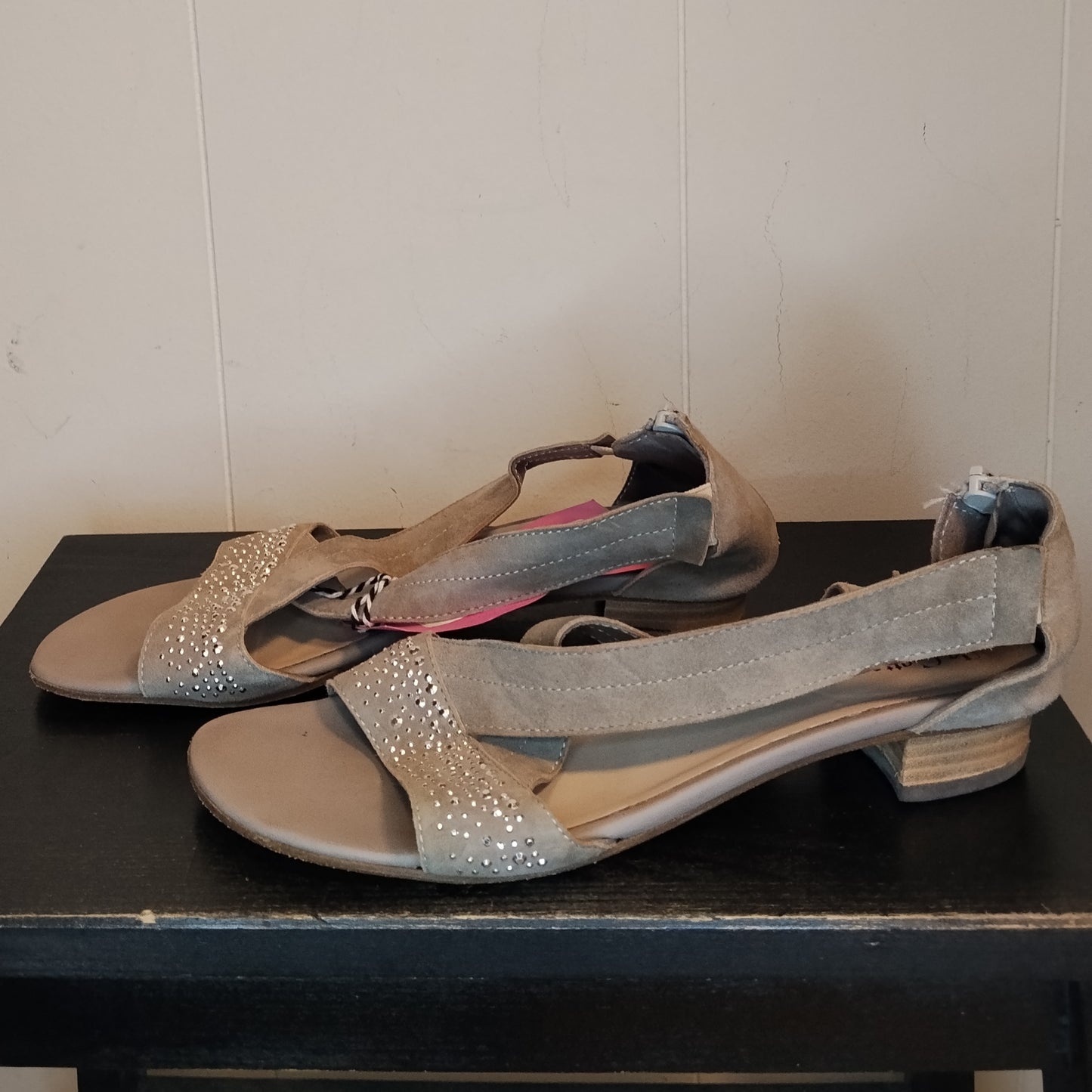 Sandali Donna Le Gatte Beige con Strass e Tacco Basso Taglia 38