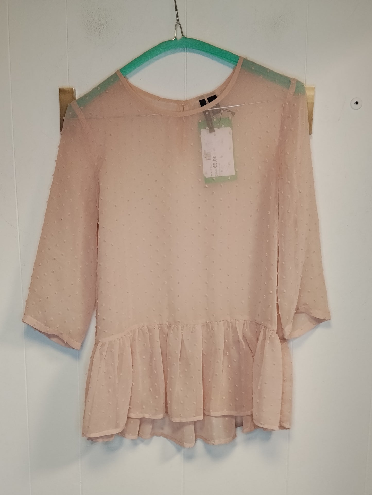 Blusa Donna Mango Rosa Cipria con Volant e Tessuto Plumetis Taglia S