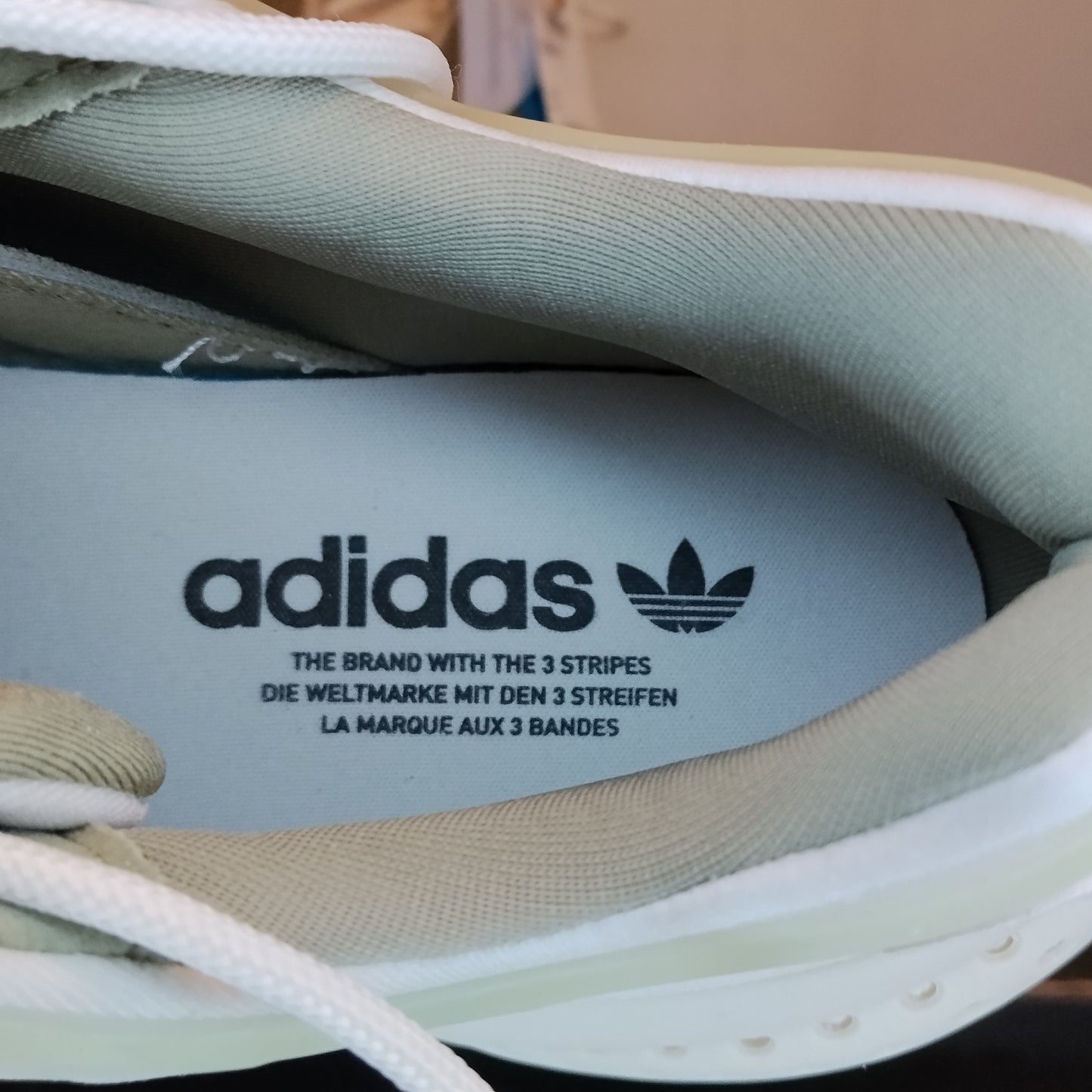 Sneakers Adidas Ozrah W Uomo Donna Taglia 43,5 Nuove con Scatola e Cartellino