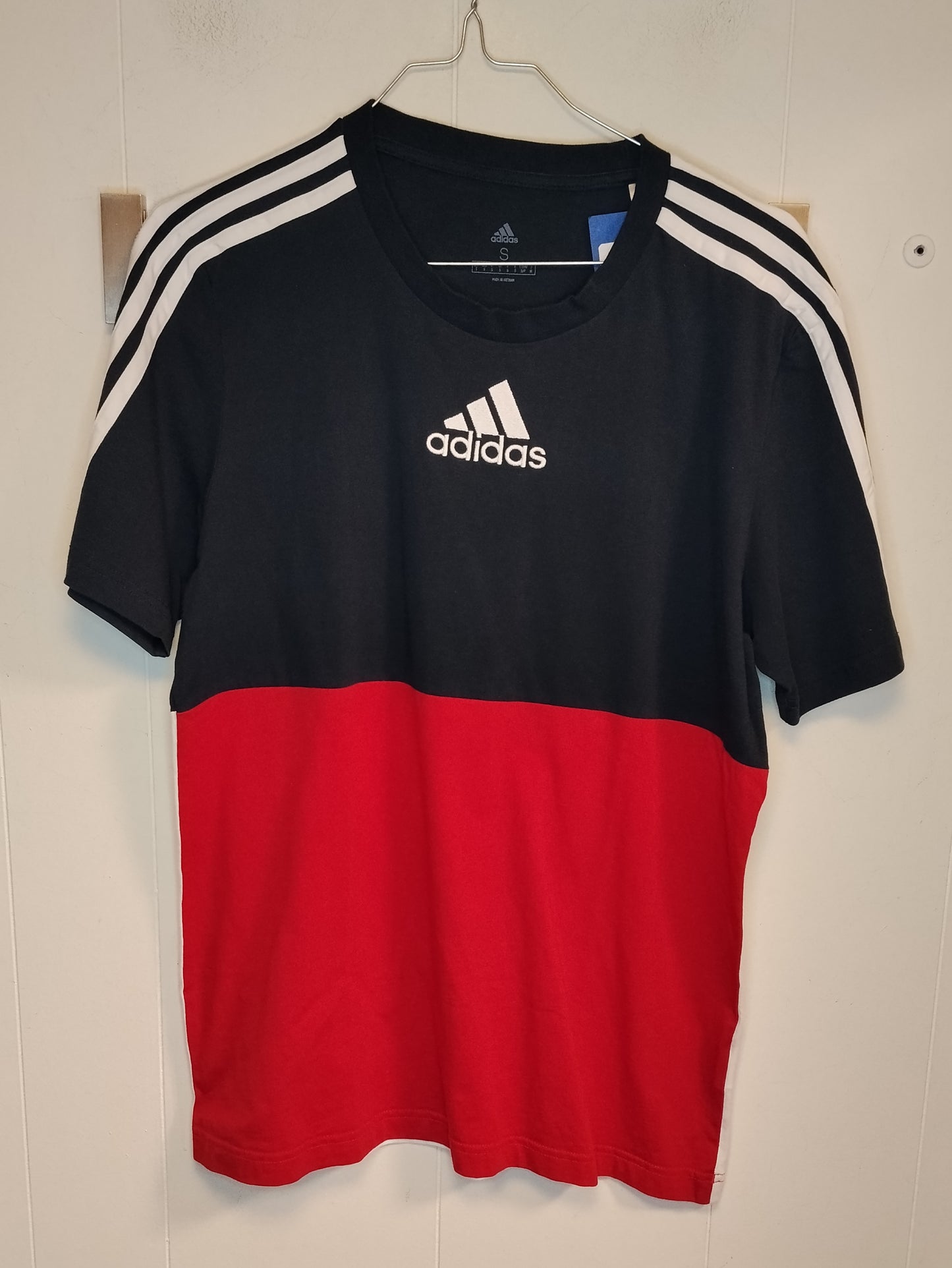 T-Shirt Adidas Uomo Nero Rosso Taglia S Logo Frontale 3 Strisce